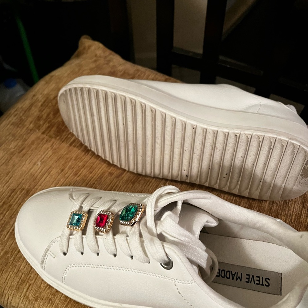Steve Madden white sneakers . - Picture 12 of 13